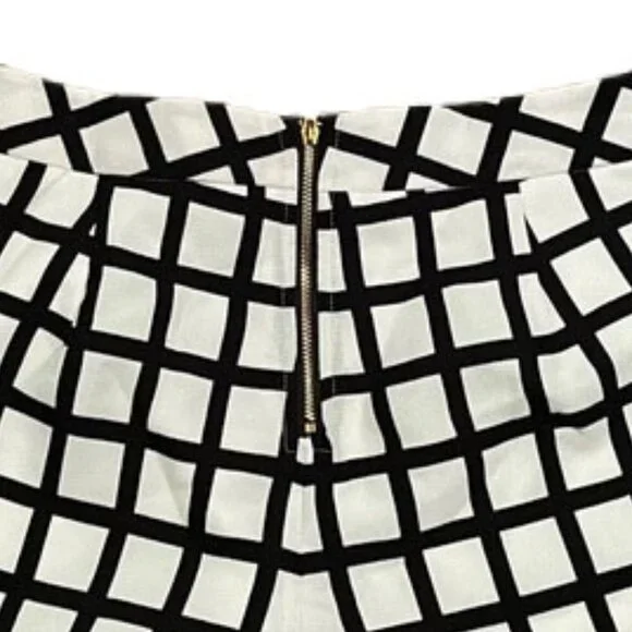 Forever 21 Grid Print Crepe Shorts - M - Picture 4 of 7